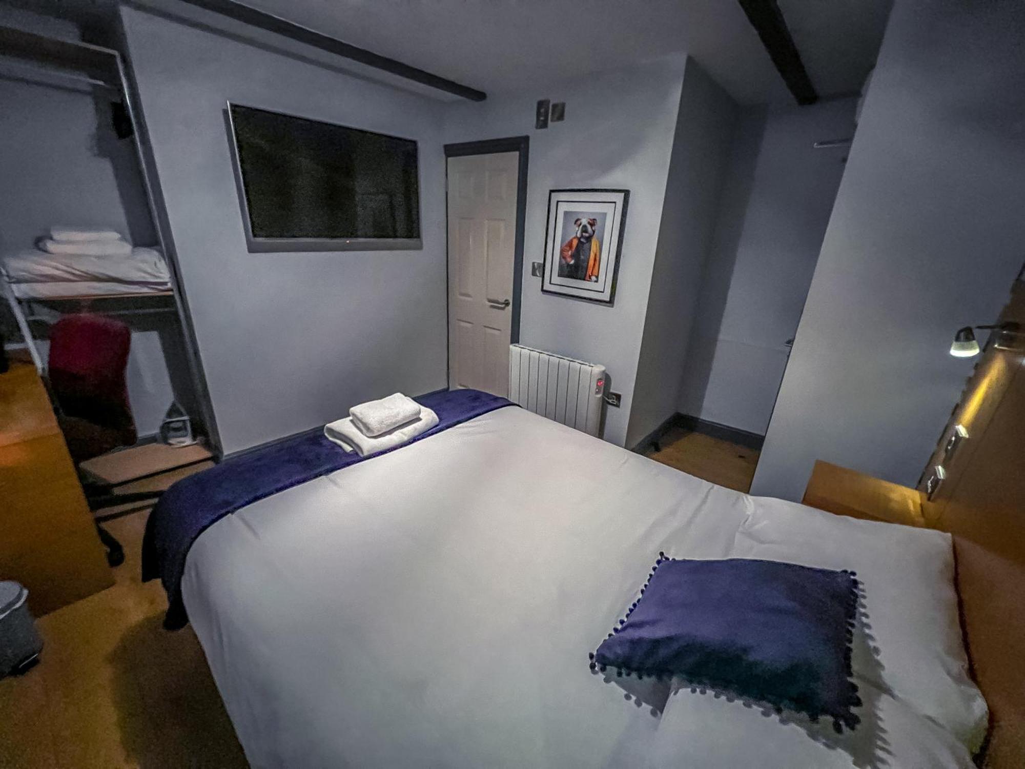 Hotel Twenty And Bar 3*