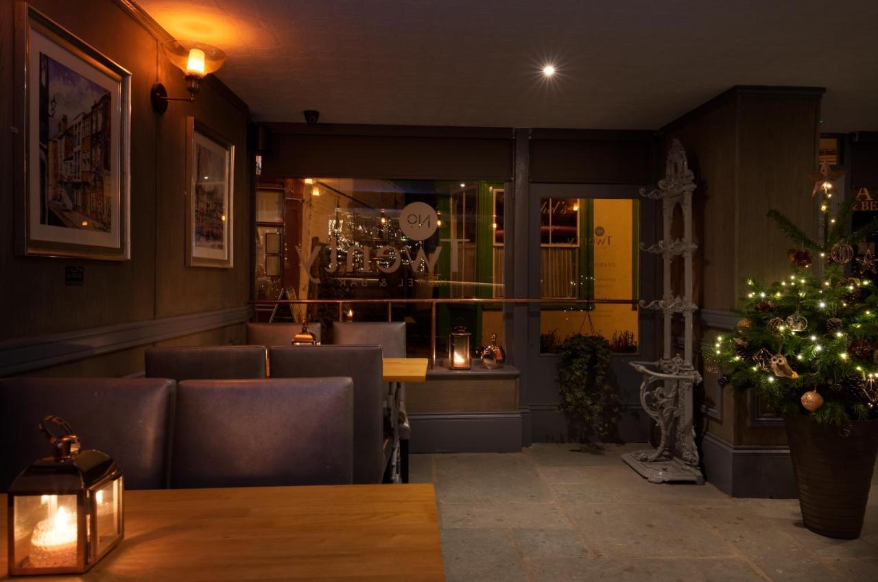 Twenty And Bar 3*