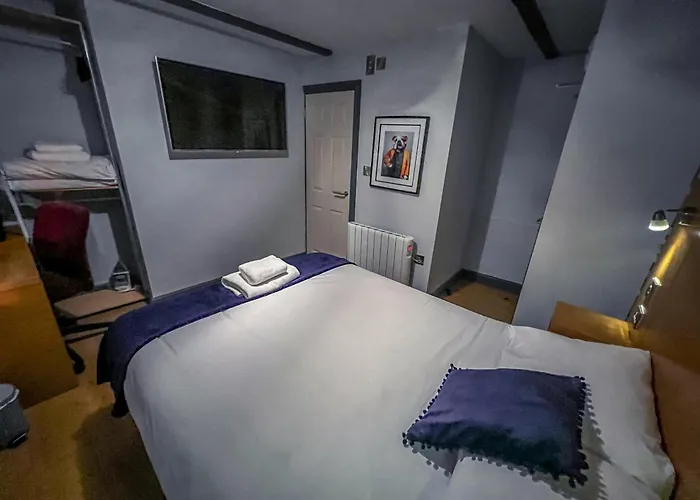 Twenty Hotel And Bar
